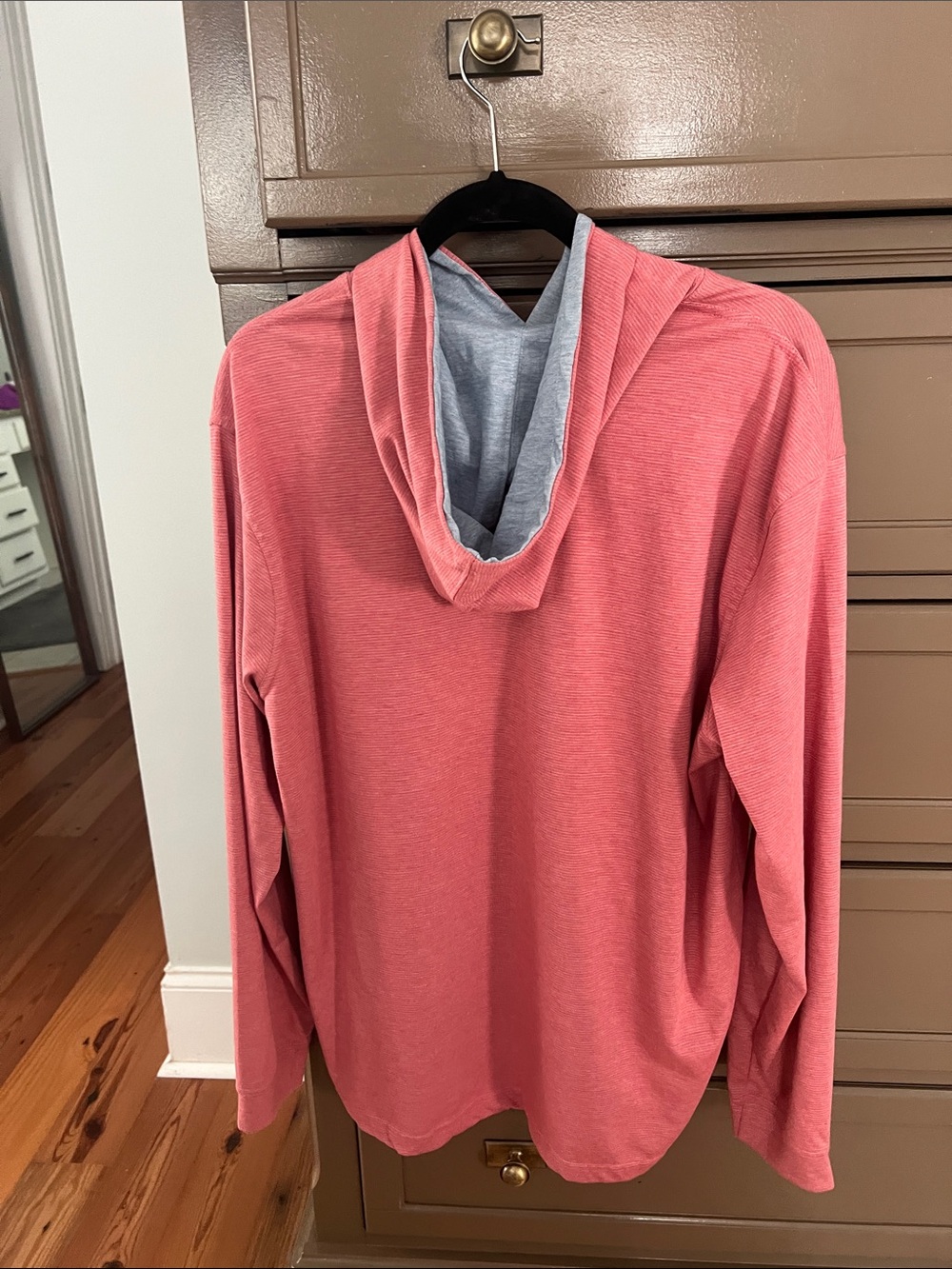 Johnnie-O Lightweight Hooded Performance Shirt – Size XL - Picture 3 of 5